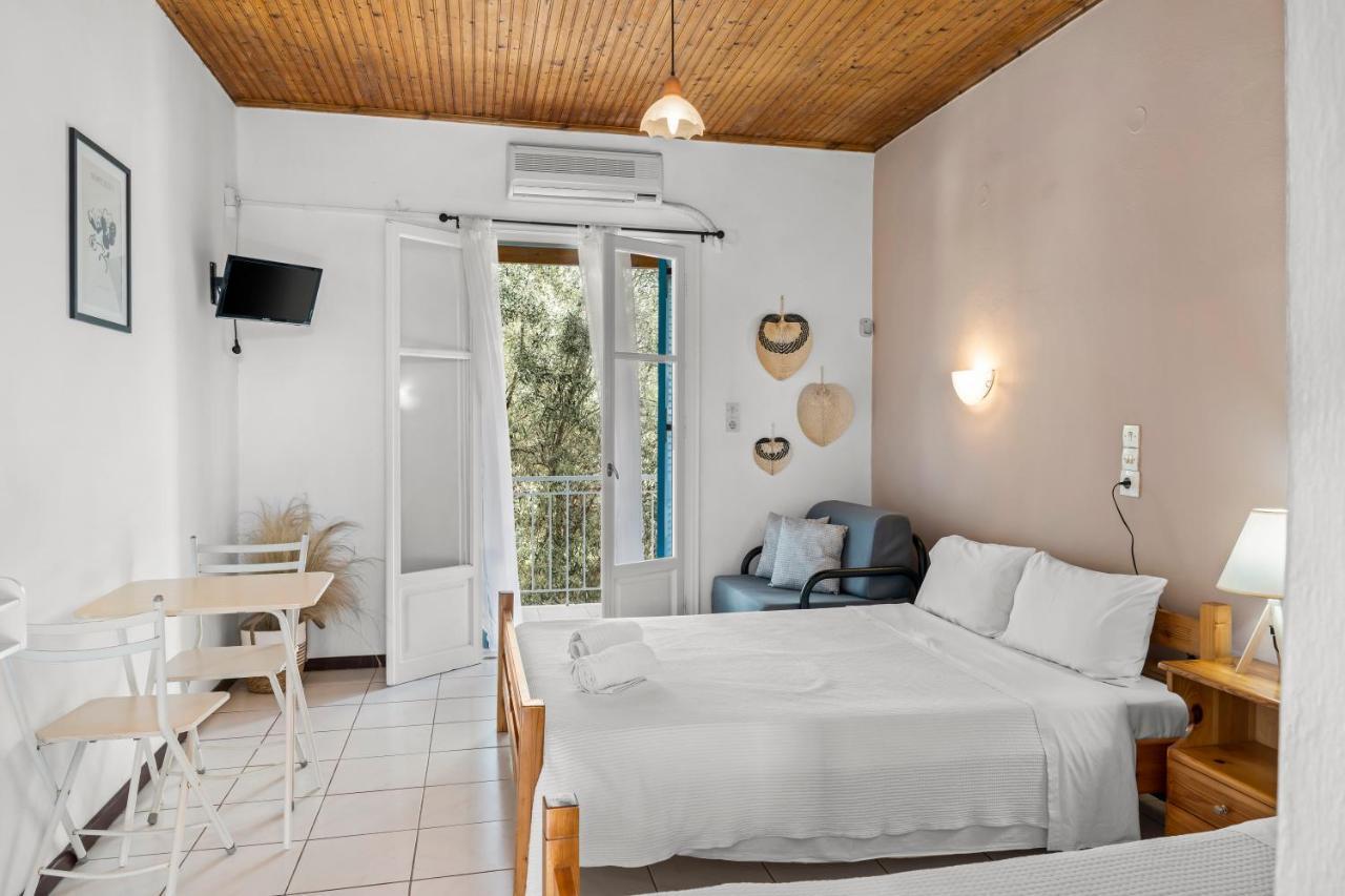 Oceanis Rooms Mikros Gialos Eksteriør bilde