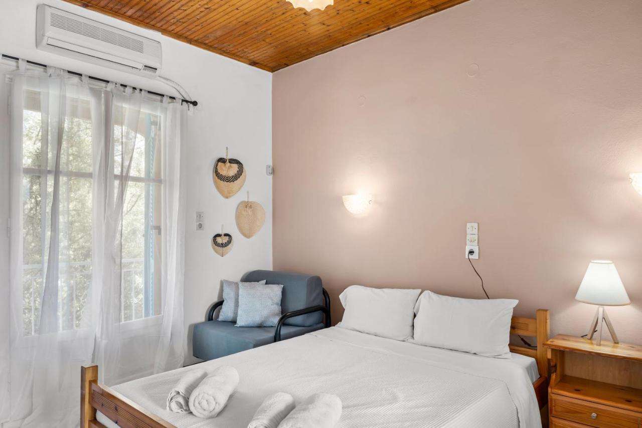 Oceanis Rooms Mikros Gialos Eksteriør bilde