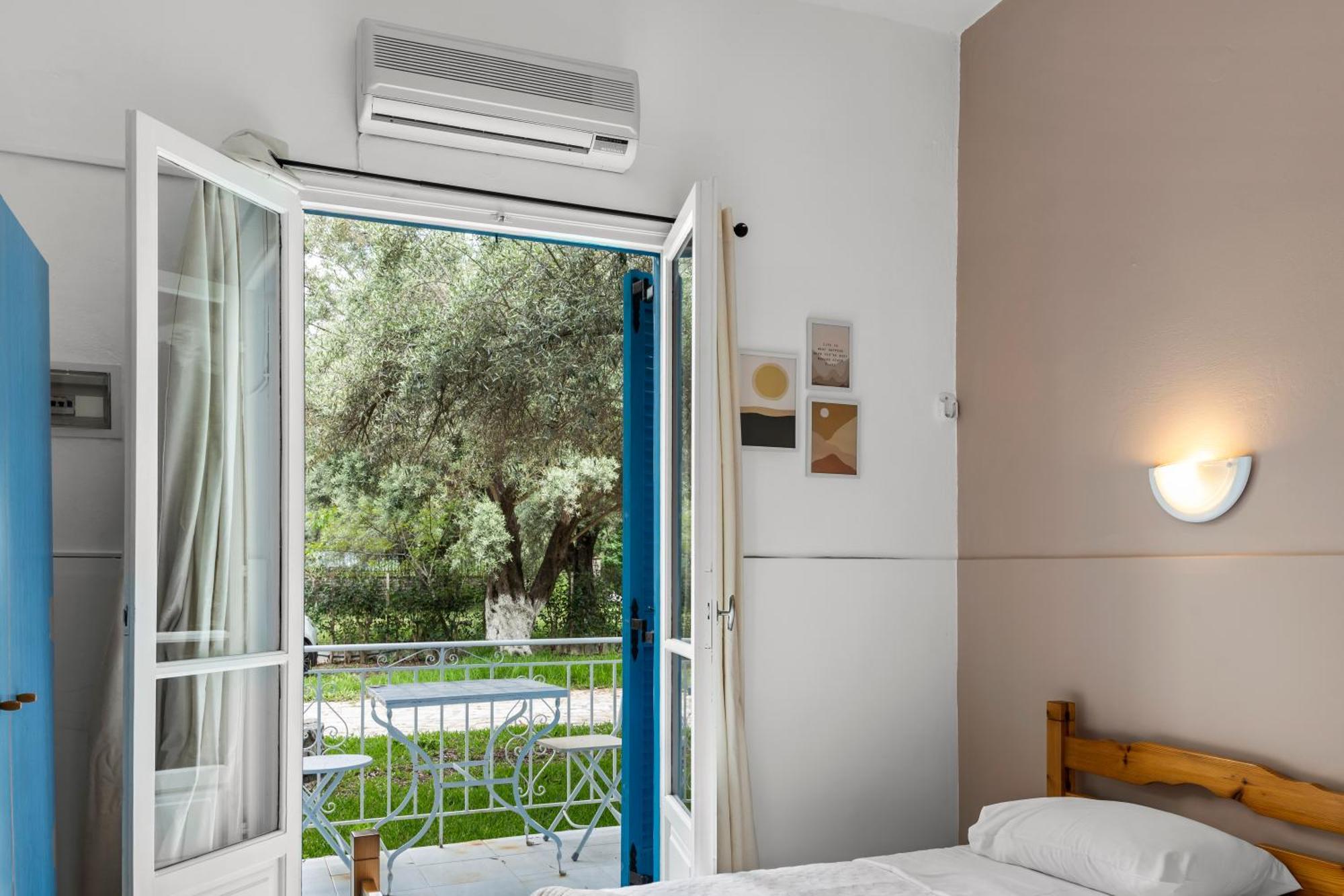 Oceanis Rooms Mikros Gialos Eksteriør bilde